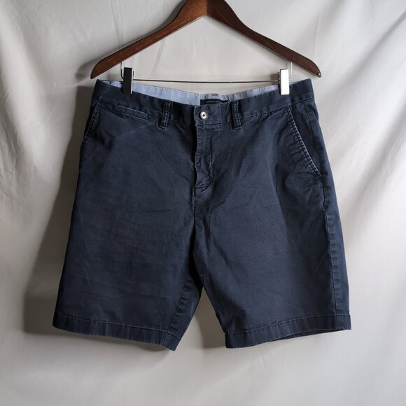 Tommy Hilfiger Men's Navy Shorts Embroidered Logo/Belt Loop, Size 34 - Picture 1 of 9